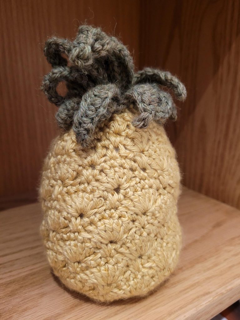 Crocheted pineapple